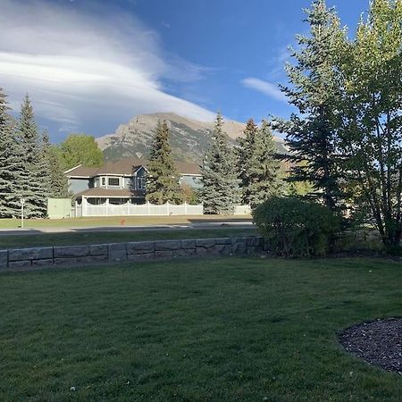 New! Cozy Rocky Mountain Chalet Managed By Little Sister Getaways キャンモア エクステリア 写真