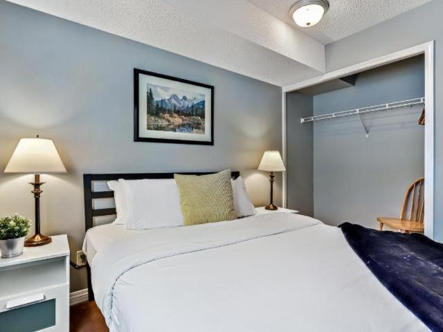 New! Cozy Rocky Mountain Chalet Managed By Little Sister Getaways キャンモア エクステリア 写真